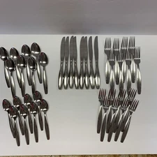 Oneida Stainless Steel Flatware Set 8 Place Settings 40 Pieces Made USA