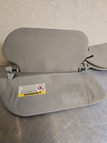 2002-2004 F250 F350 Excursion LEFT & RIGHT SUN VISOR LARIAT PAIR w CLIPS GRAY 2 - Foto 7 di 11