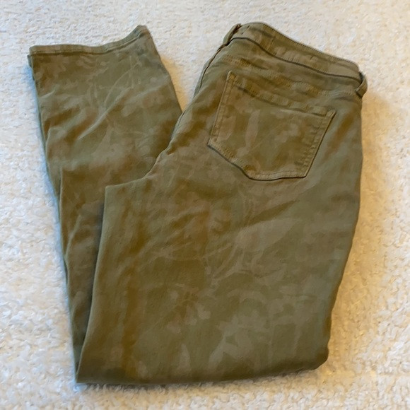 Womens 4 Green Sherri Slim Olive Cropped Vine Slimming