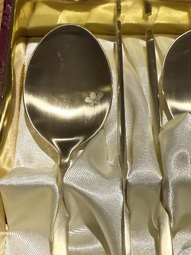 Korean Seshin Gold Gift Set of 2 Chop Sticks & 2 Large Serving Spoons Floral - Picture 4 of 8