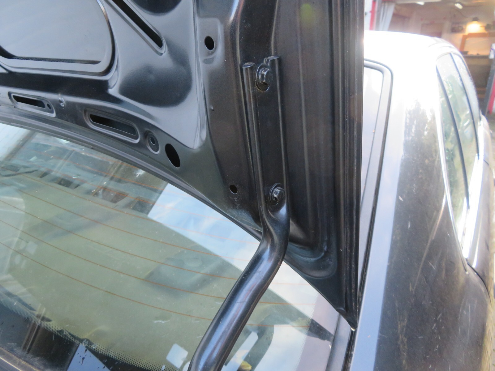 Originale BMW E34 Limousine Heckklappe in Diamantschwarz-metallic 