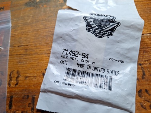 OEM Harley Davidson Key M 1 Softail Sportster XL Ignition Evo Evolution NOS - Picture 2 of 2
