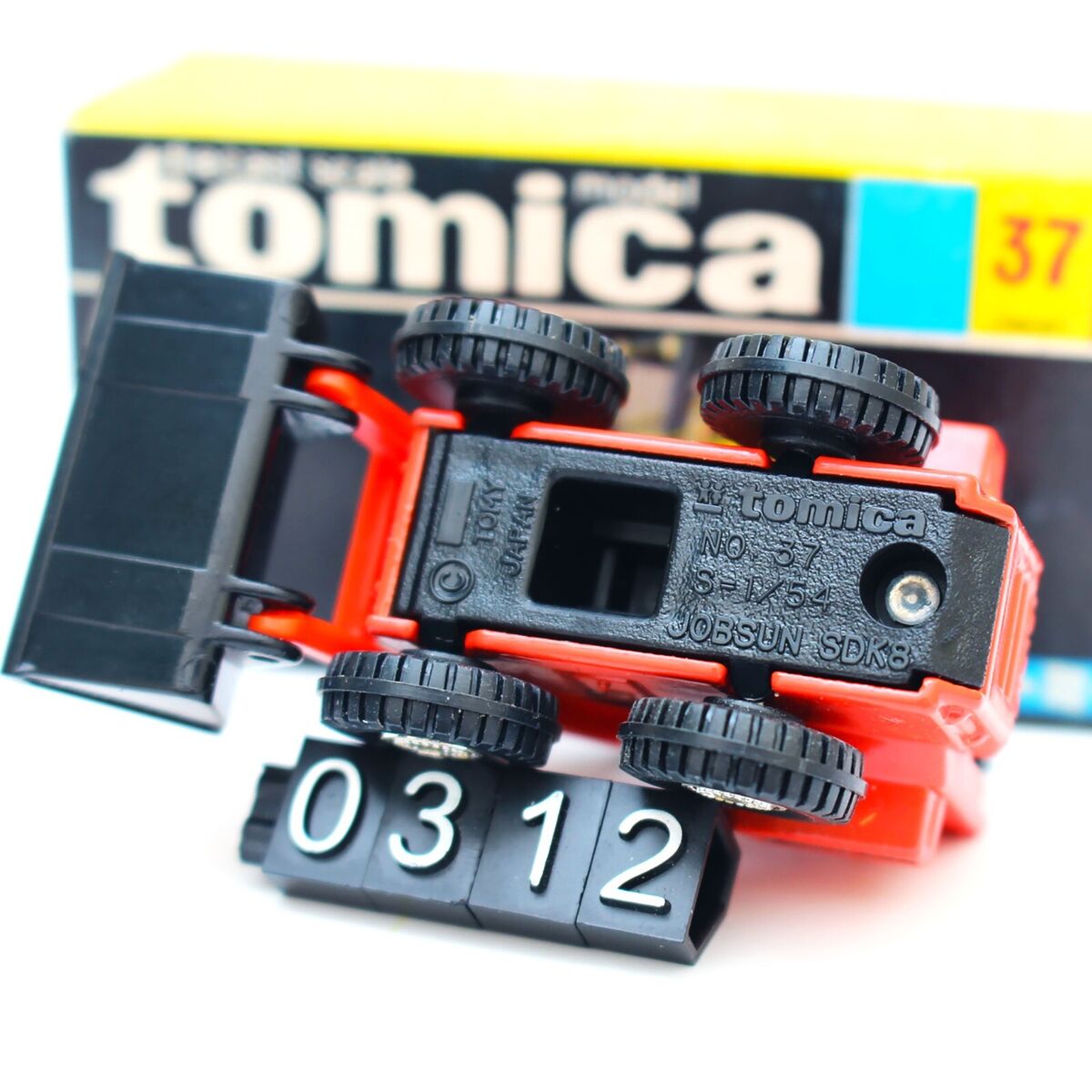 New Tomica 37 Toyota Jobsun SDK8 Scale 1/54 Made in Japan New Tomica 37 Toyota Jobsun SDK8 Scale 1/54 Made in Japan