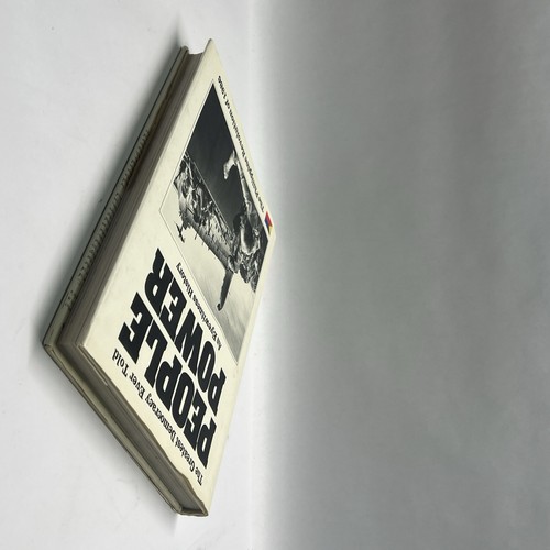 PEOPLE POWER : AN EYEWITNESS HISTORY : THE PHILIPPINES REVOLUTION OF 1986 - Picture 4 of 12