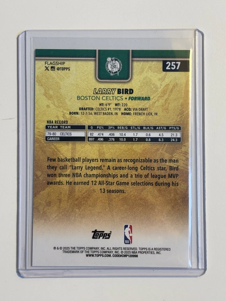 Larry Bird #257 Espejo Dorado Estuche SSP Hit Topps 2025-26 Foto 2 de 2
