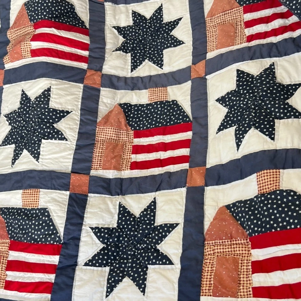 Edredón Vintage Americana Hecho a Mano 95 x 98 en Patriotic Cabin Star Patchwork Foto 2 de 4