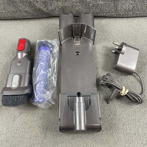 Paquete de aspiradora sin cable extra Dyson V7 Motorhead funciona necesita limpieza leer - Imagen 11 de 14