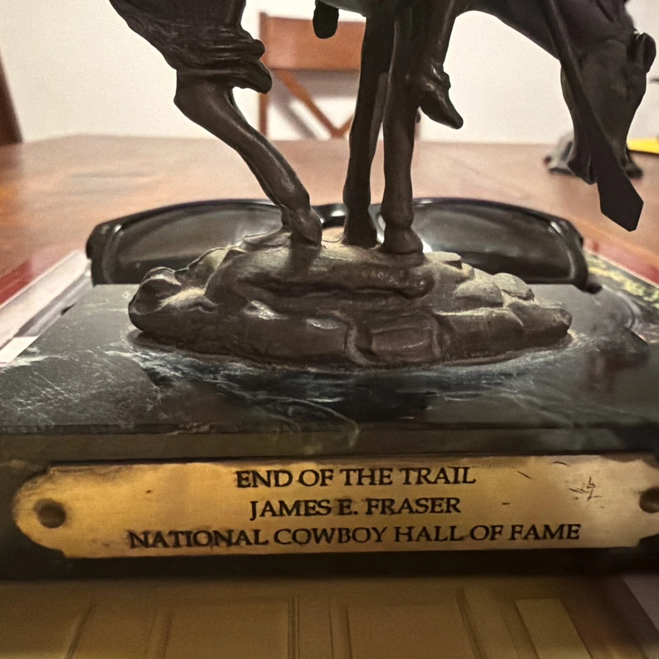 Pequeña escultura de bronce de colección James Earle Fraser "Fin del sendero" Foto 2 de 4