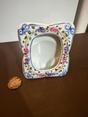 Vintage Small Limoges France Peint Main Flowers Picture Frame - READ DESCRIPTION