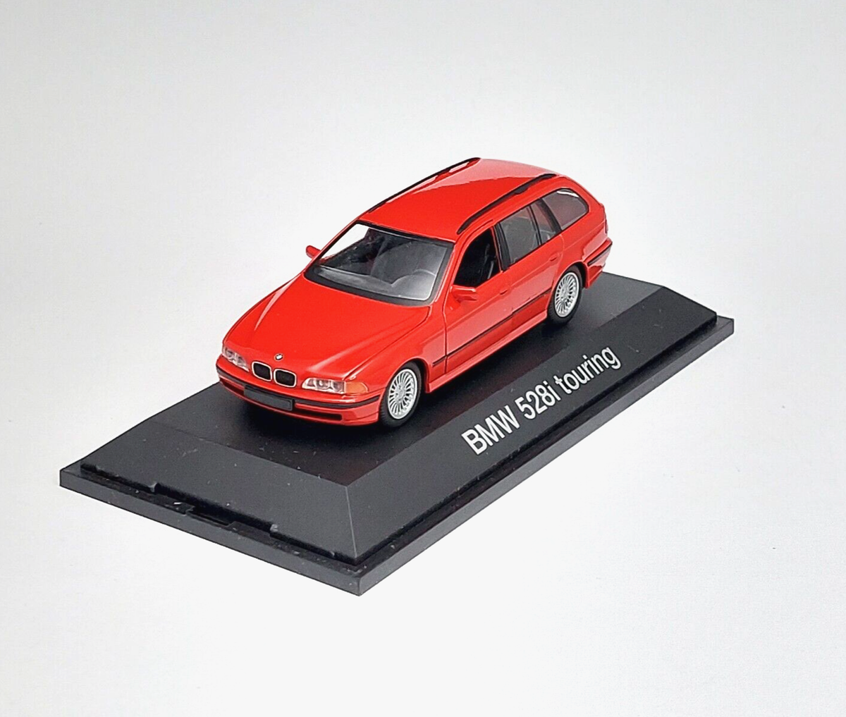 Schuco 1:43 BMW 528i touring E39 red (diecast model) | eBay