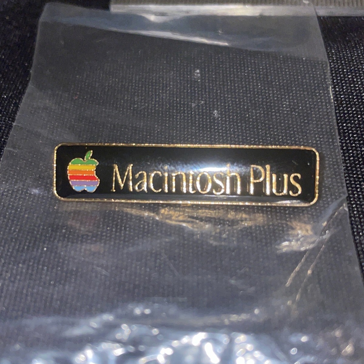 Vintage Apple Collectable: Rare Apple Macintosh Plus lapel Pin