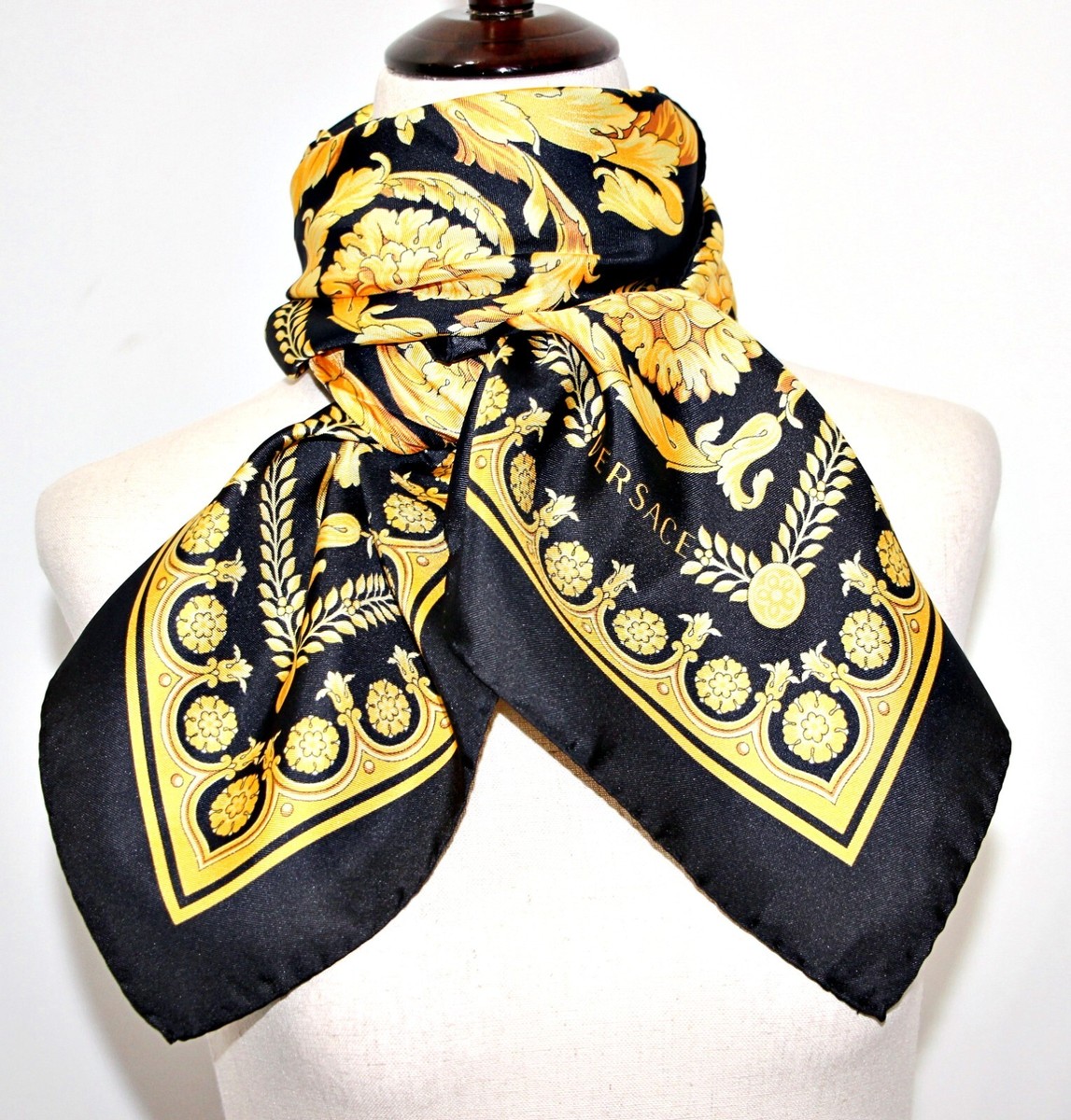 VERSACE プリント Modal 混 Scarf VERSACE JEANS COUTURE Multicolor Chainlink Print Silk Scarf