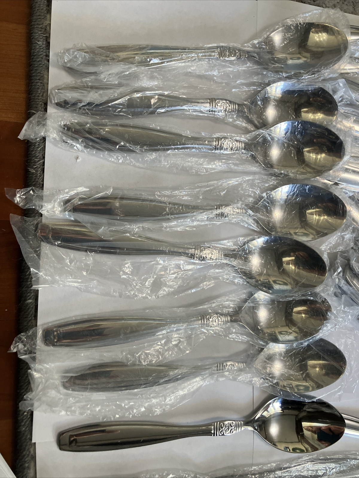 Oneida VISTA Flatware 40 Piece Set Service for 8 Stainless Silverware
