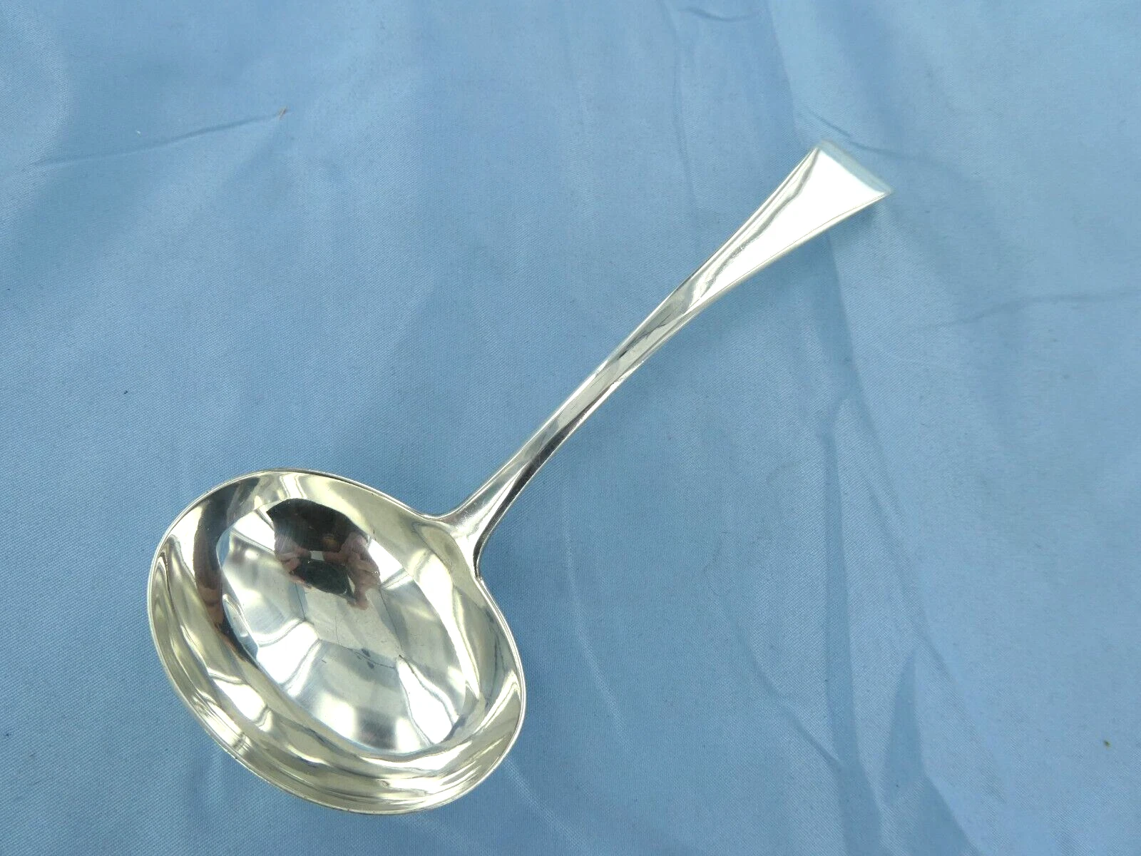 AN ANTIQUE STERLING SILVER OLD ENGLISH, SAUCE LADLE.LONDON 1796.
Opens in a new window or tab