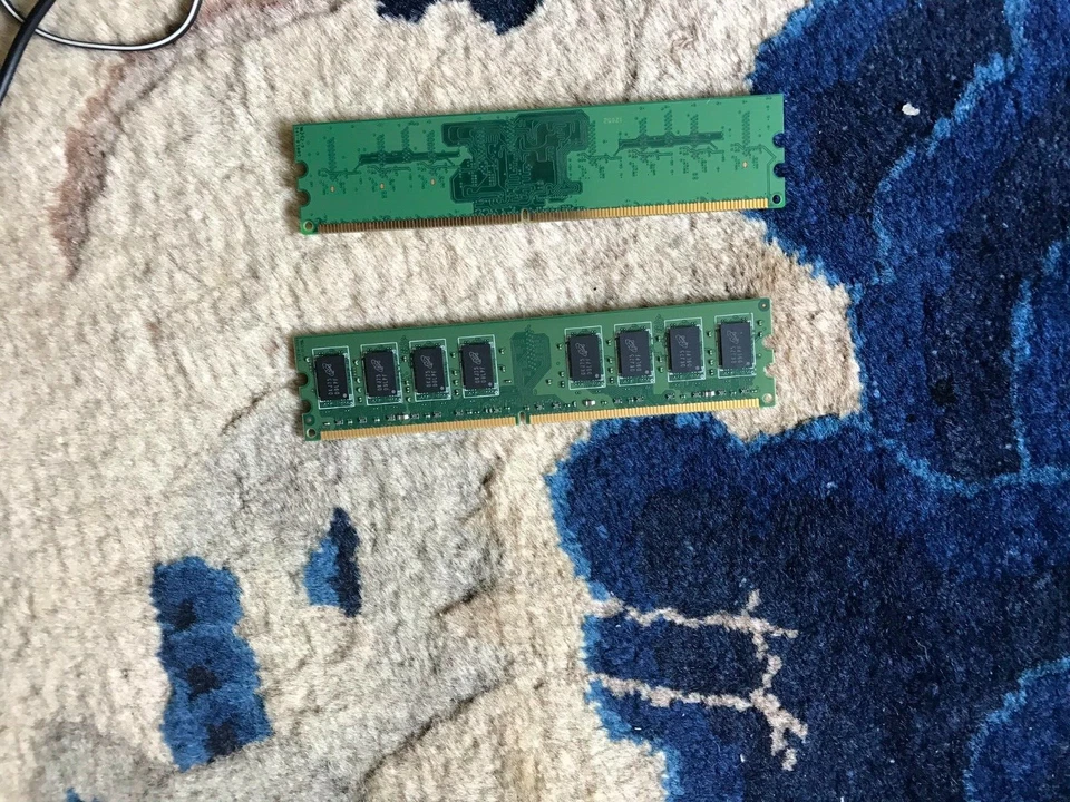 Micron  2GB DDR2 Memory MT16HTF25664AZ-800J1 PC2-6400 800MHz  - Image 2 of 2