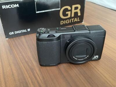 Ricoh GR Digital IV 10.4MP Black Digital Camera Box Chager Batery