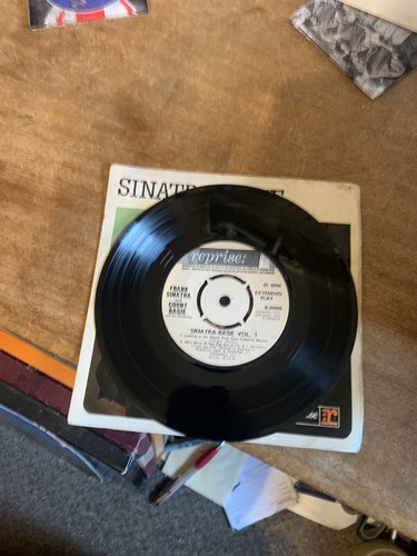 Frank Sinatra & Count Basie 7"vinyl 45 Capitol Plays V Nicely 50’s Jazz Big Band - Picture 4 of 4