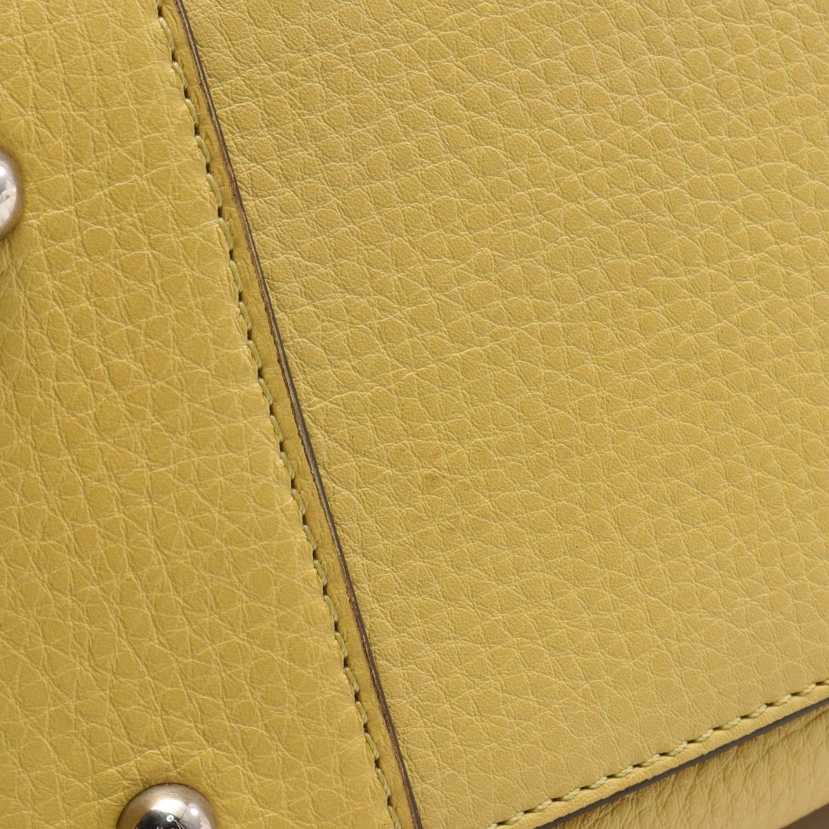 LOEWE Americana 28 Handbag 380.82.H38 leather Yellow Used LOEWE Americana 28 Handbag 380.82.H38 leather Yellow Used