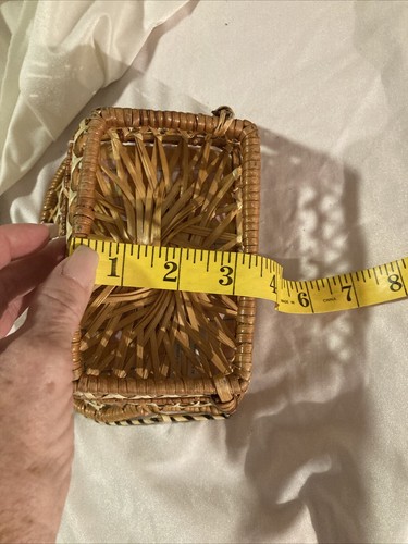 Wicker Doll Bench With Yellow Cushion - Picture 22 of 23
