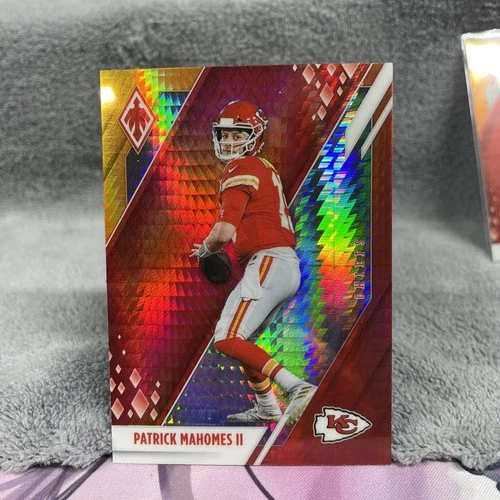 2021 Panini Phoenix #57 Patrick Mahomes II Fire Burst
