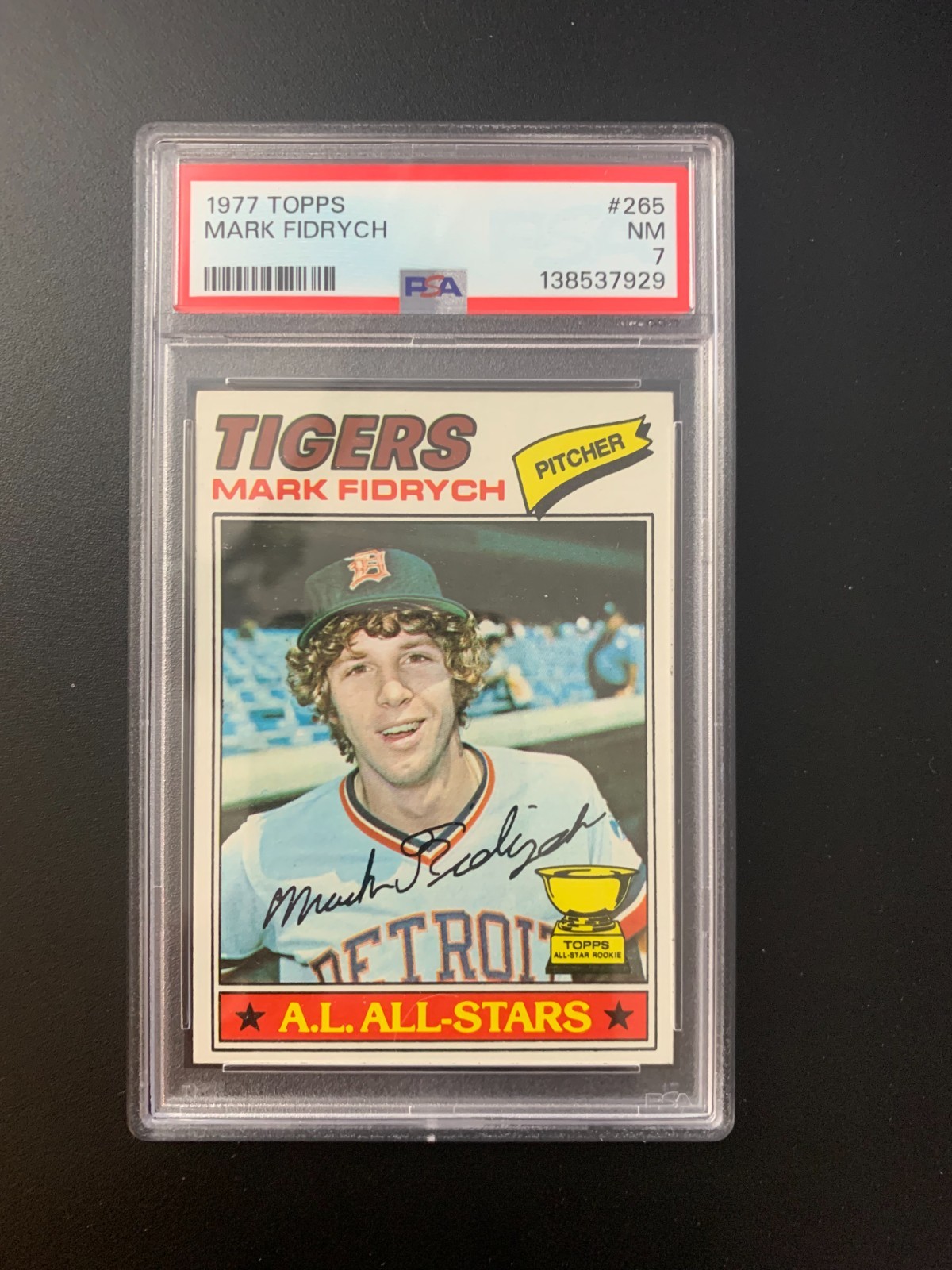 1977 Topps - Mark Fidrych #265 (RC) Graded PSA 7 - Great Centering