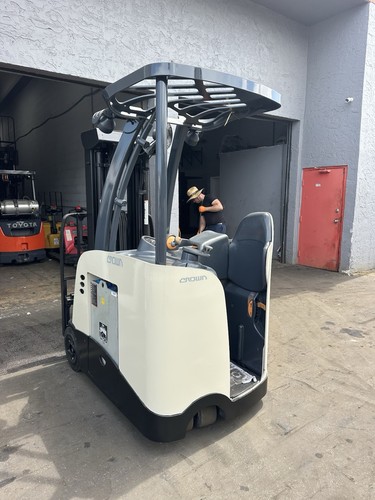 forklift crown electric year 2019 - Picture 2 of 8