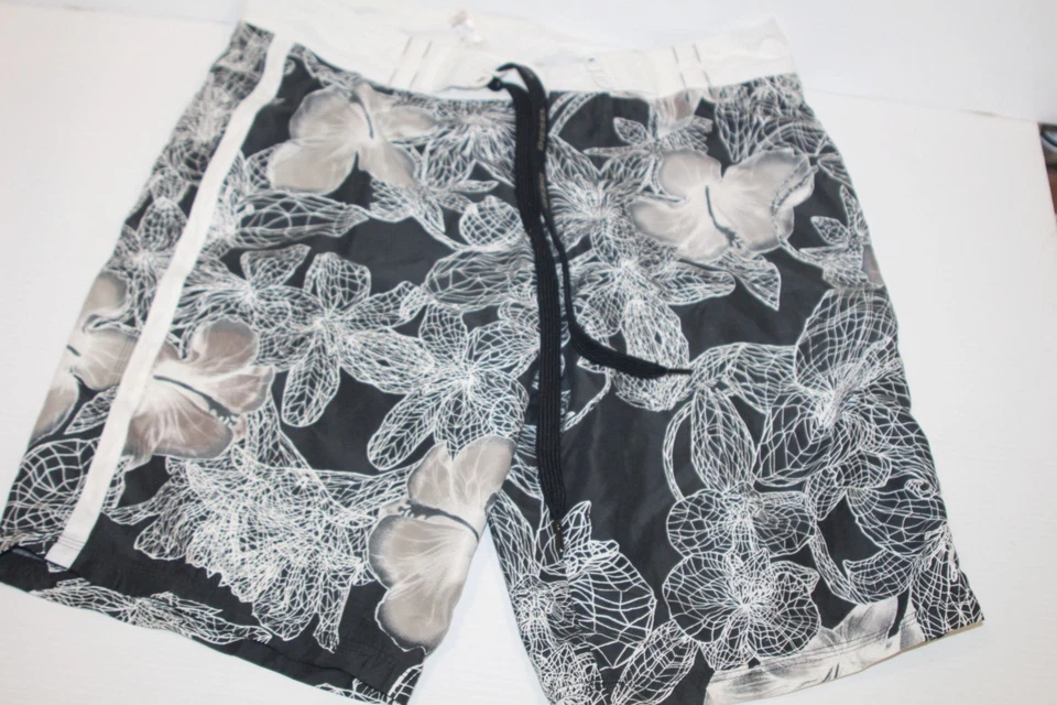 Diesel Beachwear Hombres Pantalones Cortos de Natación Bañador Traje de Baño - Blanco y Negro Hibisco talla 34 Foto 2 de 4