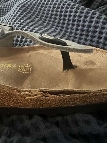 Sandalias Birkenstock Sparta para mujer EE. UU. 8/39 metálicas plateadas tanga doble hebilla - Imagen 10 de 10