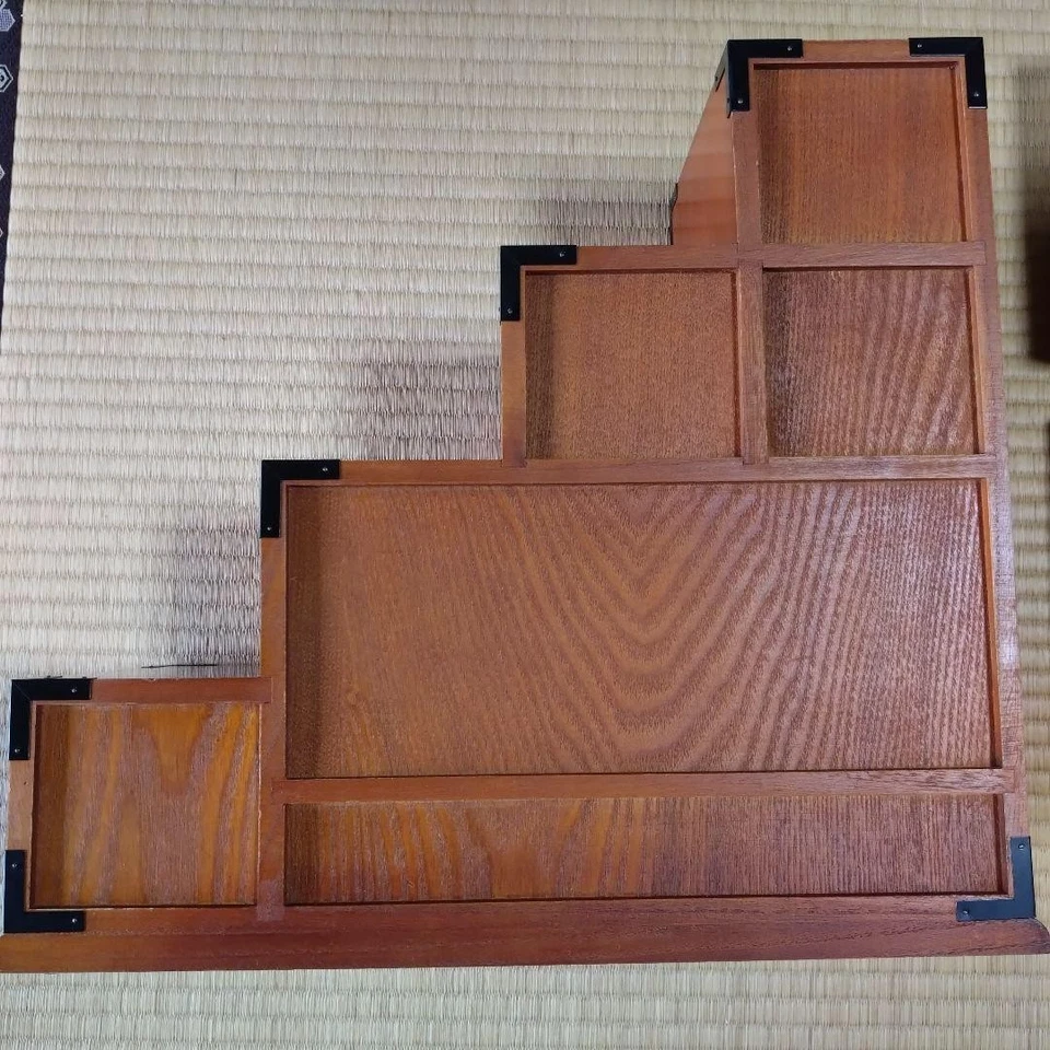 Cómoda de madera japonesa Step Tansu con 9 cajones puerta corredera almacenamiento vintage Foto 2 de 4