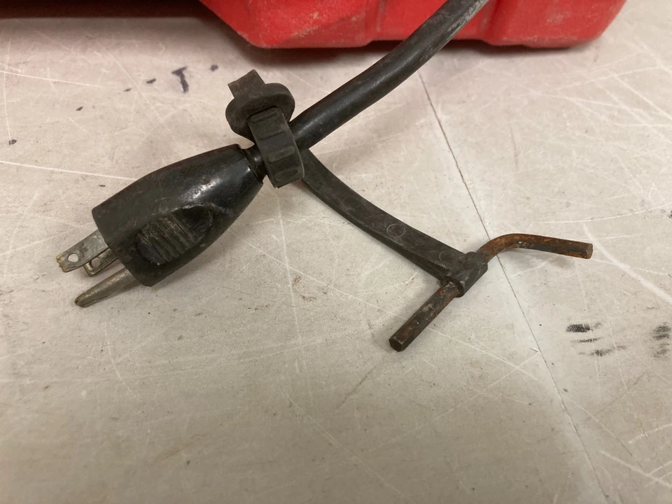 Milwaukee Sawzall 6A Heavy Duty Corded Reciprocating Saw with Case - Image 4 of 4