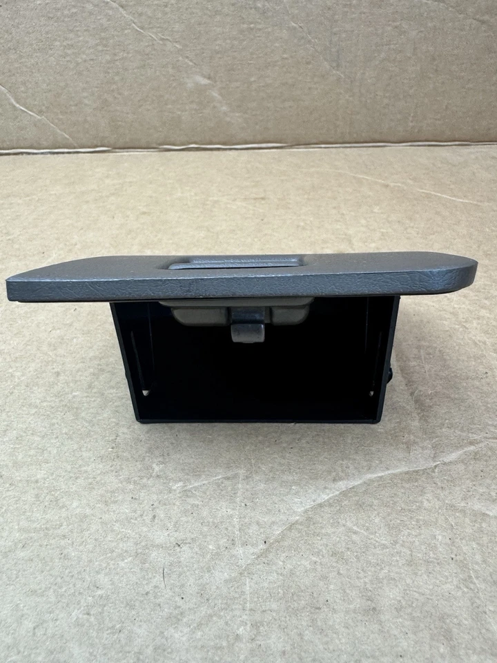 1992 - 1996 年丰田凯美瑞硬币托盘保险丝盒盖支架插入棕色原始设备制造商 — 第 4/4 张图片