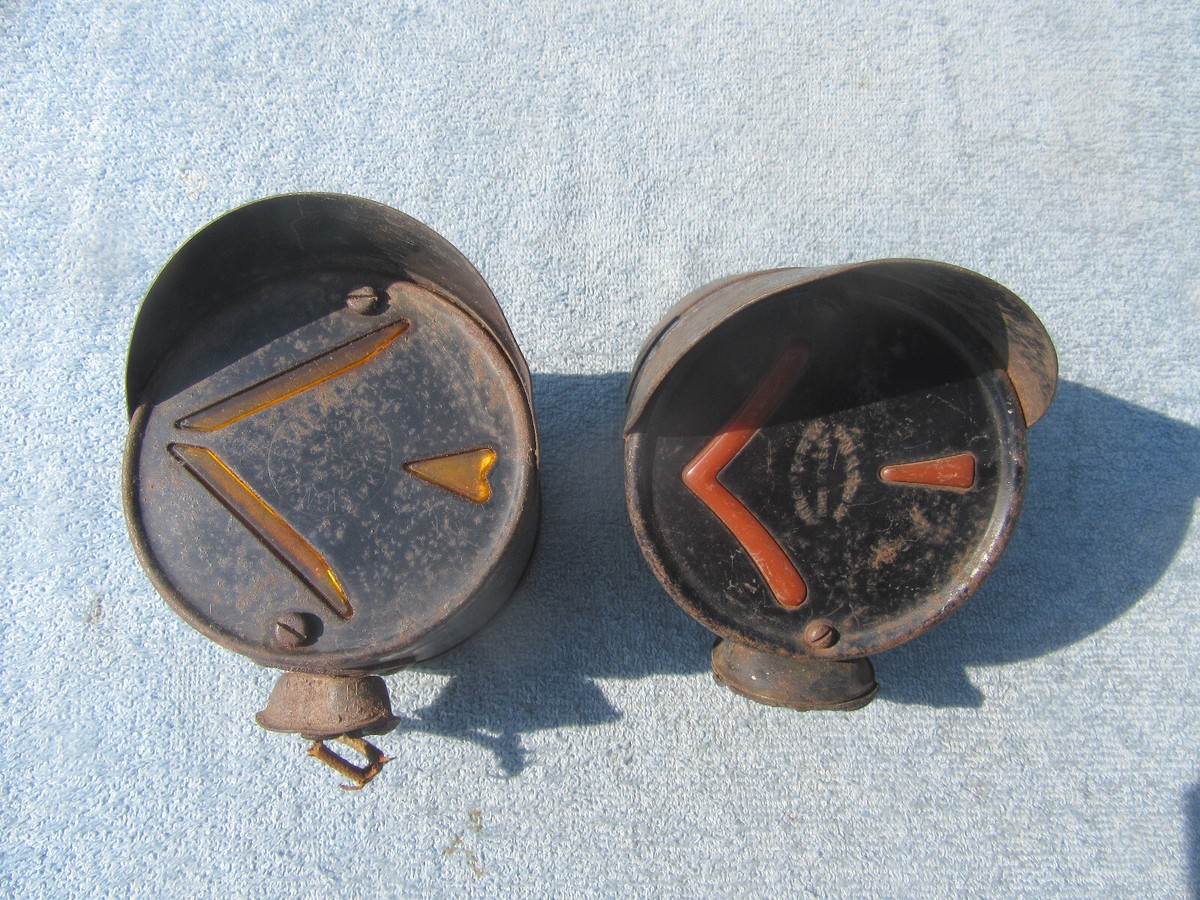 1930s-40s Vintage Signal Stat Arrow Turn Signals Truck Front