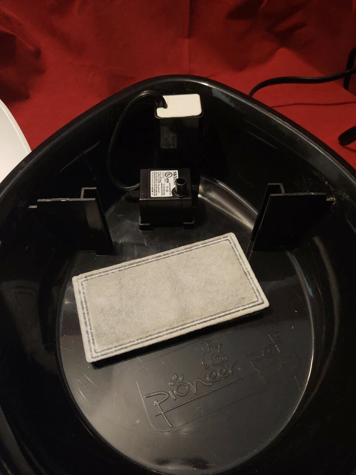 Pioneer Pet Raindrop Plastic Drinking Fountain - Image 3 of 3