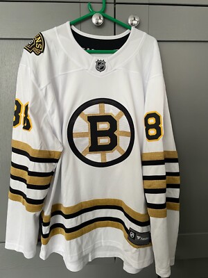 BNWT Fanatics NHL Boston Bruins 100th White Jersey Pastrnak 88 Yellow Font Med