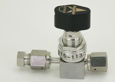 11374 FUJIKIN 316 L-P, MANUAL VALVE 076911