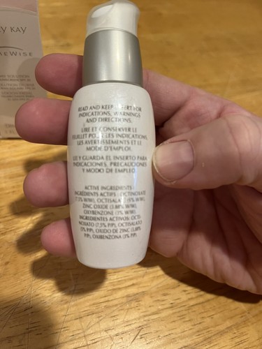 Mary Kay Timewise Day Solution Sunscreen 1 oz SPF 25 New in Box - Picture 4 of 4