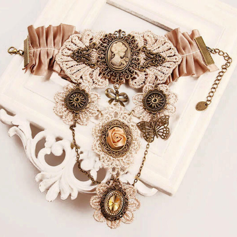 Mitaines Bronzantes en Dentelle Florale avec Gants Dorés - Style Steampunk Gothique, Longs Vintage Faits à la Main - Gants de Mariée avec Anneau Bronzant, Marron