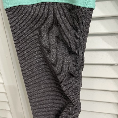 Leggings Alo Yoga Goddess para mujer talla pequeña gris aguamarina acanalados arrugados - Imagen 4 de 13