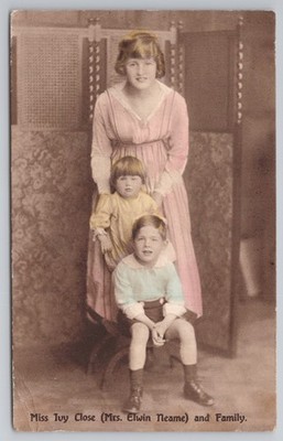 RPPC Miss Ivy enge Familie Barrow auf Humber 1916 Philco Schauspielerin Schönheit