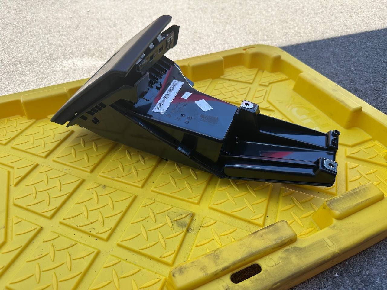 Maserati Ghibli OEM Left Dash Storage Compartment Box – Part Number 670012669
