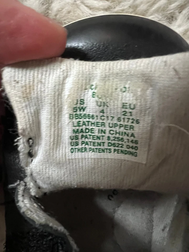 Niño pequeño negro 5W Stride Rite usado Foto 2 de 4