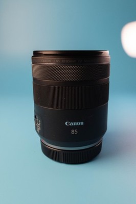 Canon RF 85mm f/2 Macro IS STM Lens for Canon RF Mount