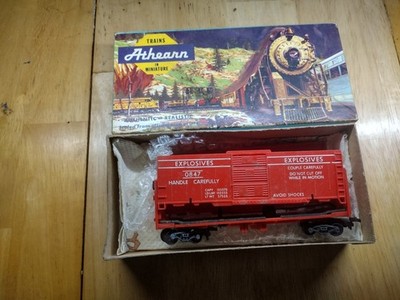Athearn HO Scale Explosives Red Box Car Freight Car Plastic Analog MPN 0847