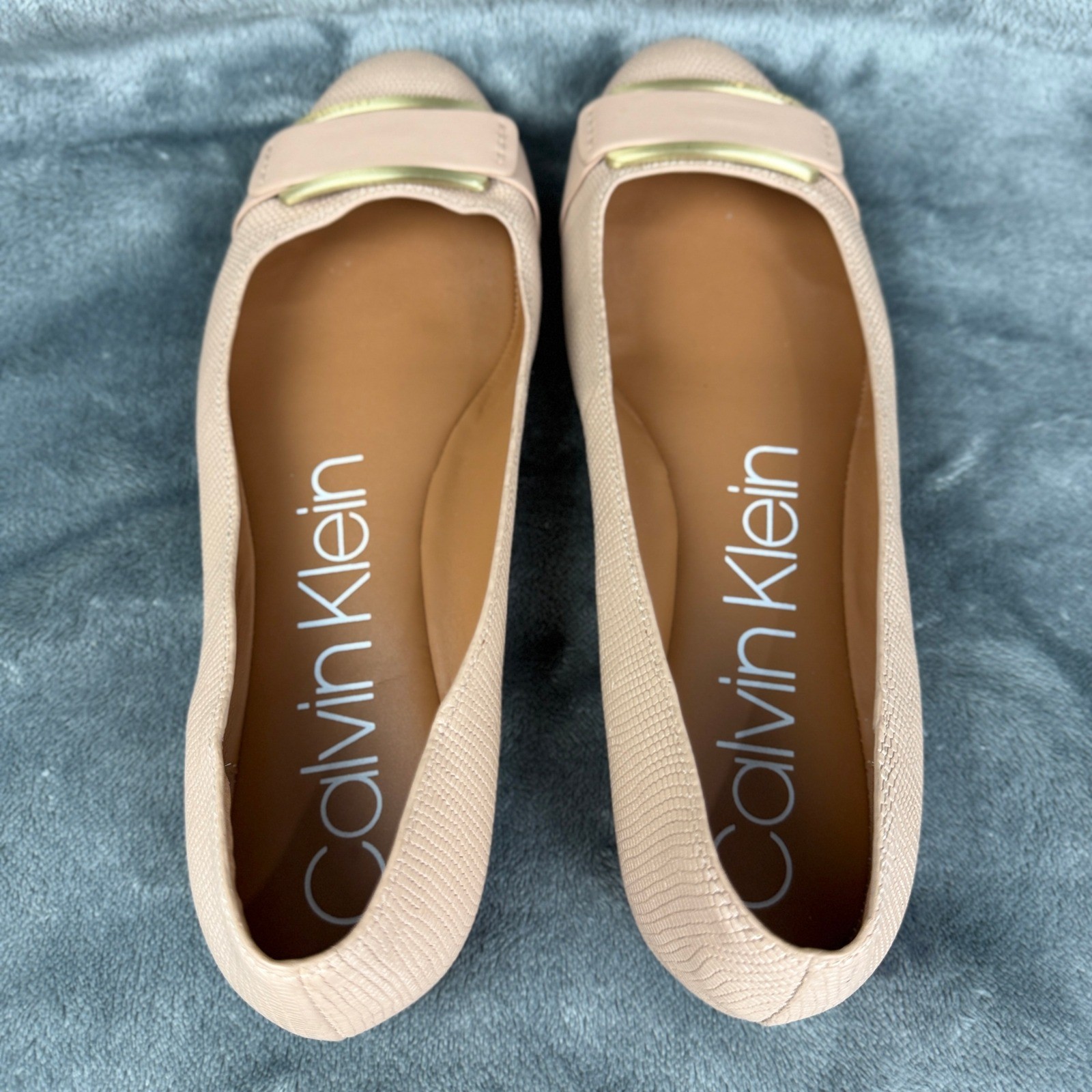 Calvin Klein Womens Ballet Flats Beige Gold Bar Detail Slip On Comfort thumbnail 2