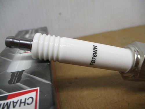 Champion Z353, FB76WW, Iridium INDUSTRIAL SPARK PLUG - Picture 3 of 4