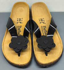 Betula Birkenstock toe post flower black patent leather flip flop sandals size 4