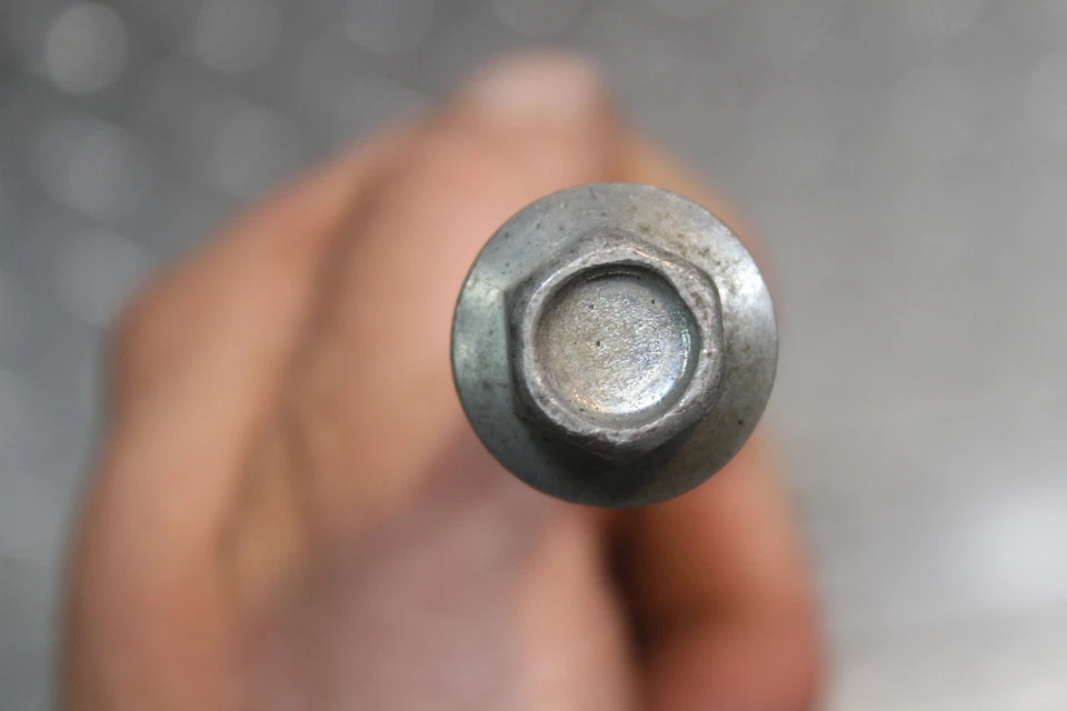 Suzuki SP250 1982 llanta delantera eje pivote perno con espaciadores 54711-38200 Foto 3 de 4