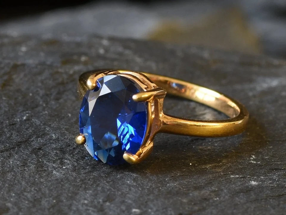 Anillo de compromiso de diamantes y zafiros reales de corte ovalado de 3,00 quilates de oro amarillo macizo de 14 quilates Foto 2 de 4