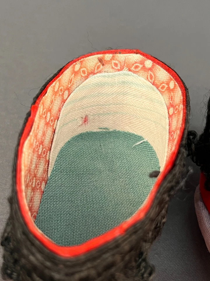 ZAPATO LOTO ANTIGUO CHINO HECHO A MANO BORDADO SEDA ROJA 4 1/2" ENCUADERNACIÓN PIE (9) Foto 3 de 4