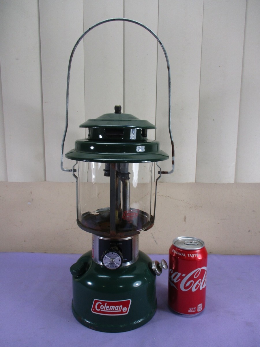 Vintage Coleman 220J Double Mantle Gas Lantern Holds Pressure Well